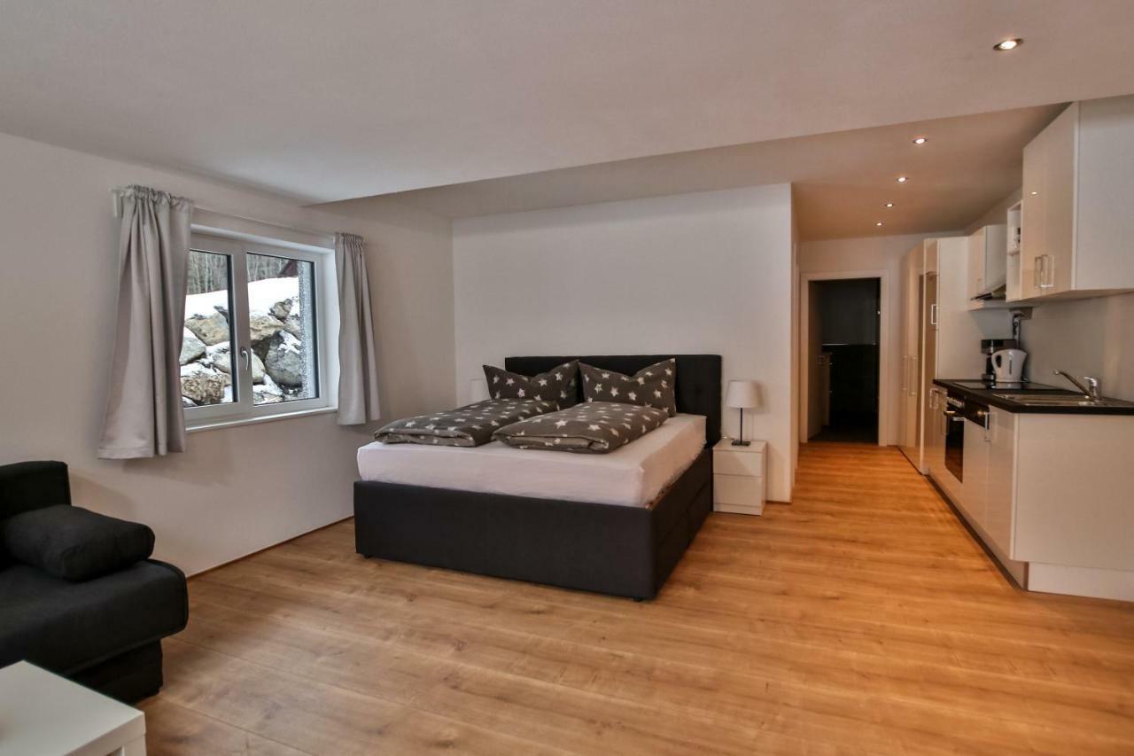 Arlberg Kristall Appartements Далас Екстериор снимка